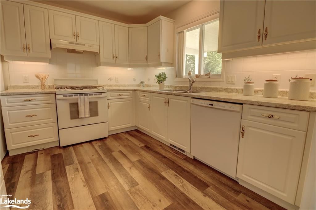 Single Family Residence sold at 29 Walter Street, Huntsville, ON, P1H 1W2 - Chaffey - MLS: 40458998