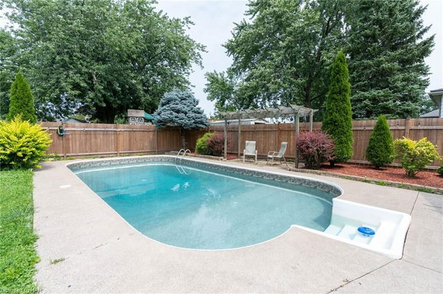 39 Huntley Crescent