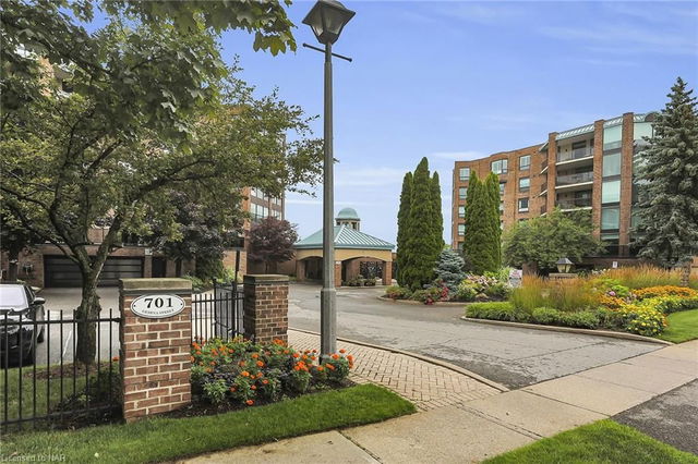 1205 - 701 Geneva Street