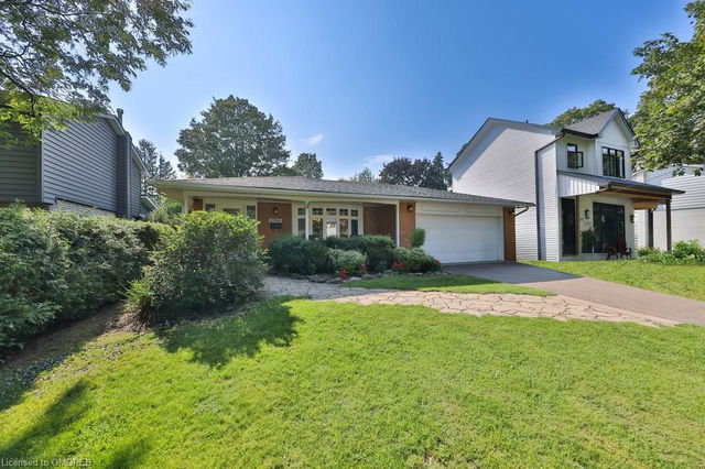 2395 Hereford Crescent