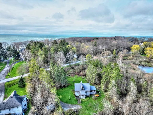 902 Lakeshore Road