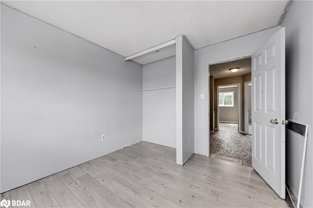 Row/Townhouse sold at 148 Pickett Crescent, Barrie, ON, L4N 8B9 - Painswick - MLS: 40465053