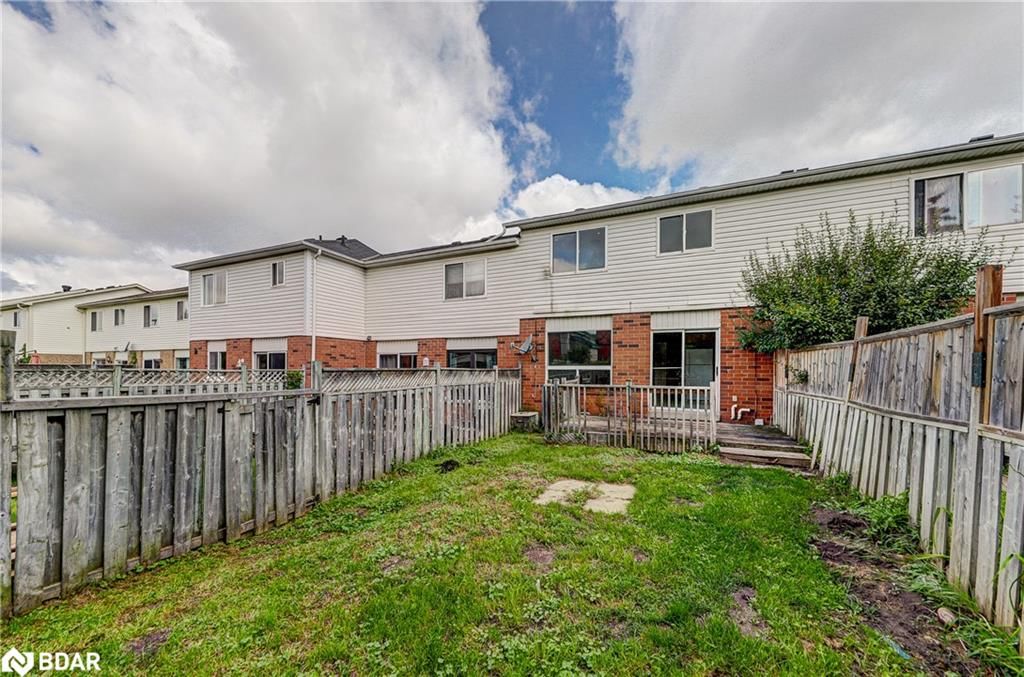 Row/Townhouse sold at 148 Pickett Crescent, Barrie, ON, L4N 8B9 - Painswick - MLS: 40465053