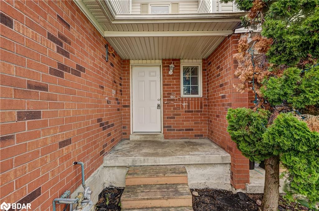 Row/Townhouse sold at 148 Pickett Crescent, Barrie, ON, L4N 8B9 - Painswick - MLS: 40465053