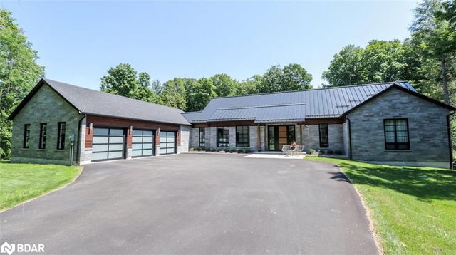 9 Gallagher Crescent