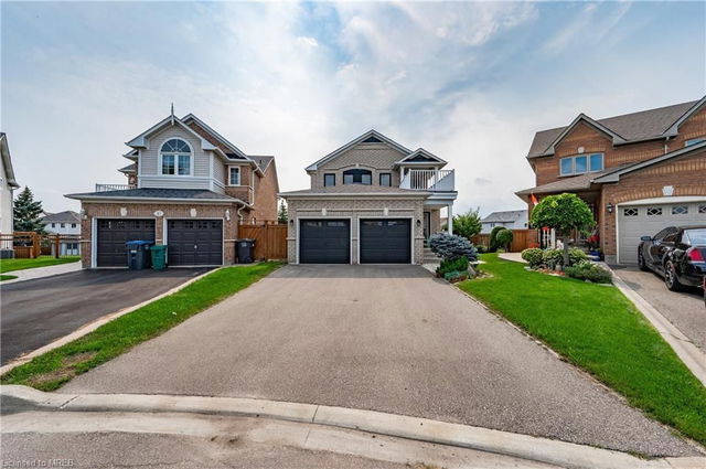 12 Hayloft Court