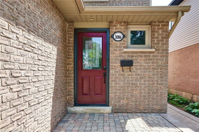 3086 Plum Tree Crescent