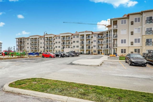 418 - 50 Lakebreeze Drive