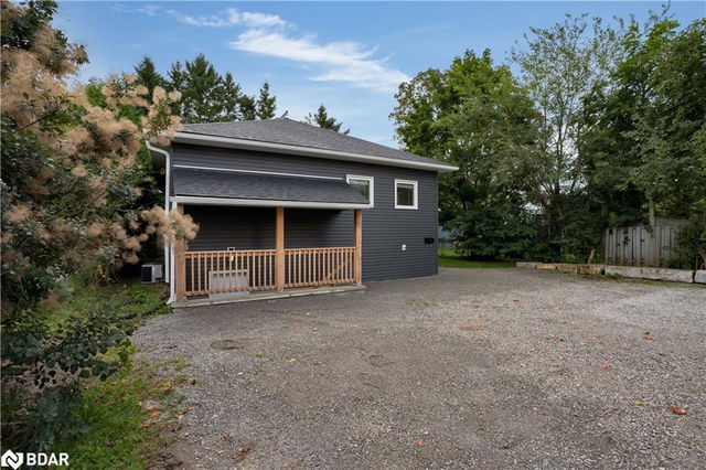 369 Mississaga Street