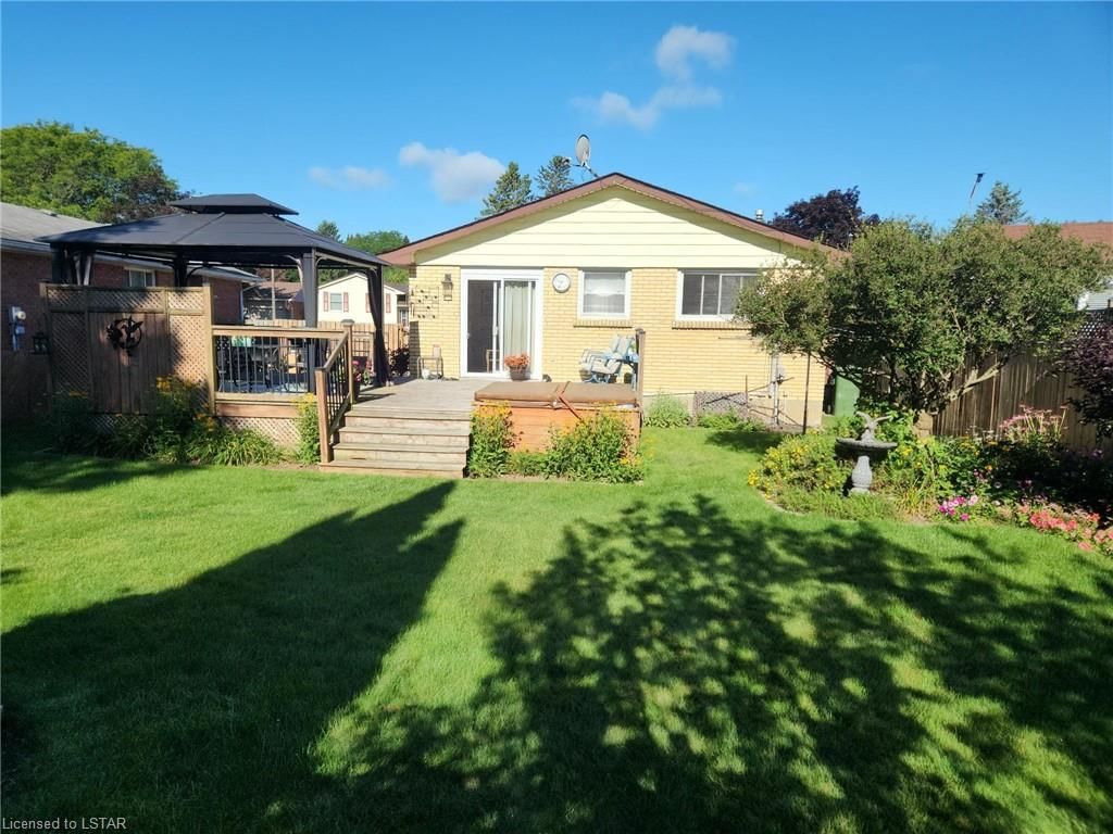 Single Family Residence sold at 13 Locke Avenue, St. Thomas, ON, N5P 3X5 - NW - MLS: 40468194