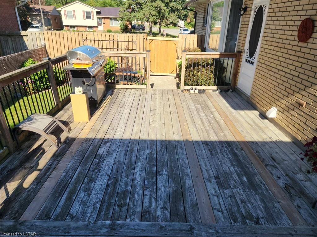 Single Family Residence sold at 13 Locke Avenue, St. Thomas, ON, N5P 3X5 - NW - MLS: 40468194