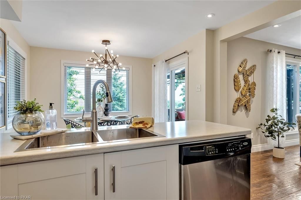 Single Family Residence sold at 994 Golfview Road, Peterborough, ON, K9J 7W4 - Central - MLS: 40468226
