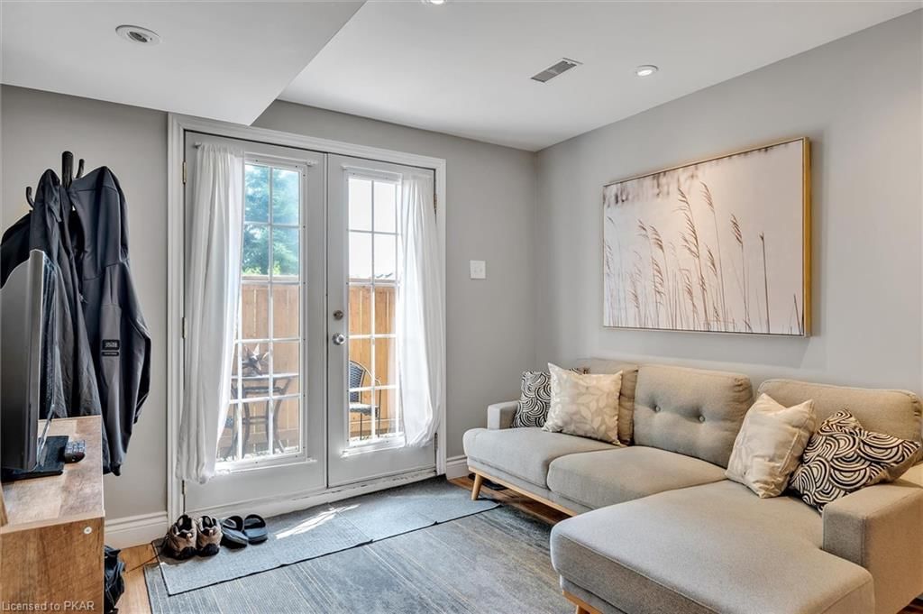 Single Family Residence sold at 994 Golfview Road, Peterborough, ON, K9J 7W4 - Central - MLS: 40468226