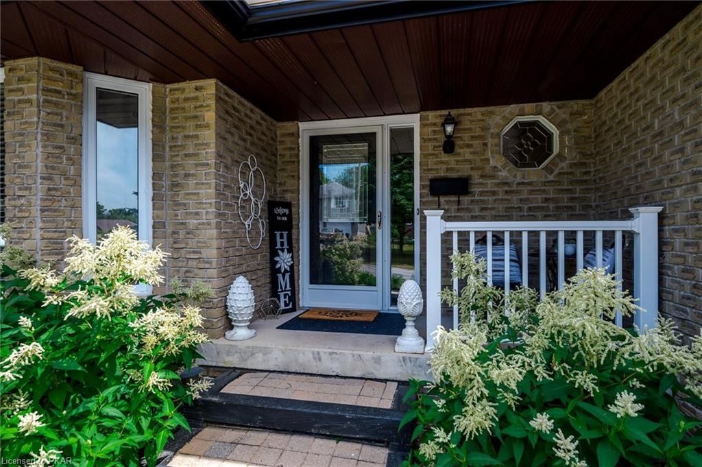 Single Family Residence sold at 994 Golfview Road, Peterborough, ON, K9J 7W4 - Central - MLS: 40468226