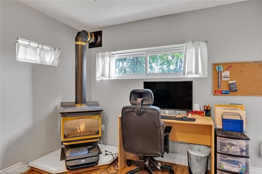 Single Family Residence sold at 994 Golfview Road, Peterborough, ON, K9J 7W4 - Central - MLS: 40468226