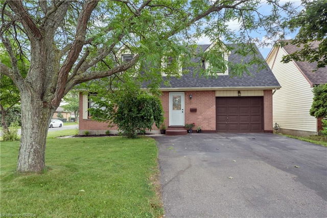 8 Anderson Avenue