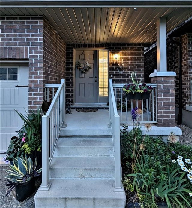 169 Couling Crescent