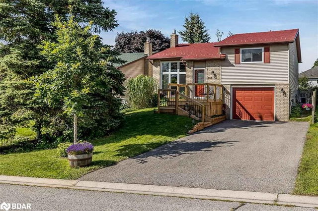 101 Shakespeare Crescent