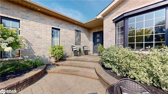 70 Lions Gate Boulevard