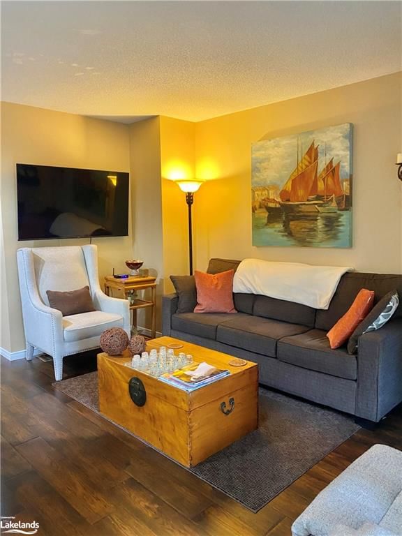 13 - 146 Settlers Way