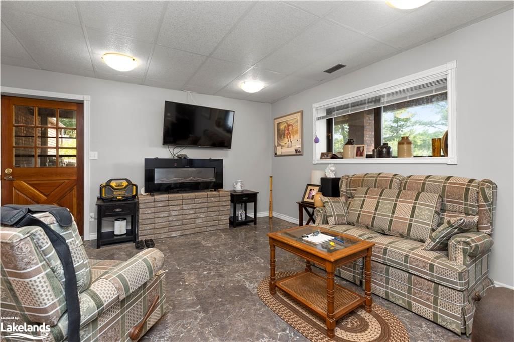Single Family Residence sold at 24 Roncaster Lane, Parry Sound, ON, P2A 2X5 - Seguin - MLS: 40471908