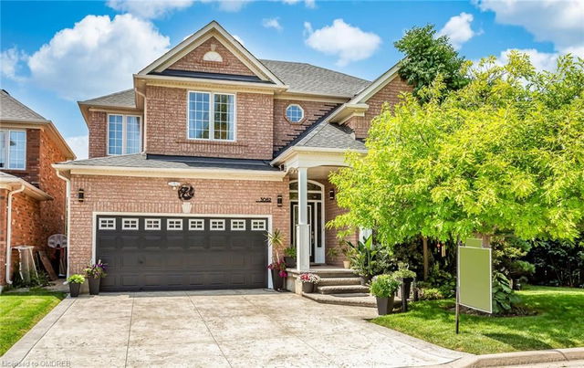 3082 Scotscraig Crescent