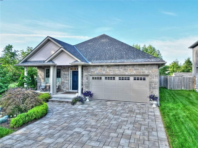 1193 Queenston Road Road
