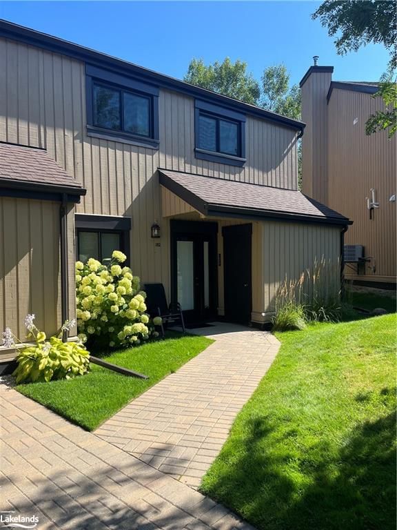 182 Escarpment Crescent