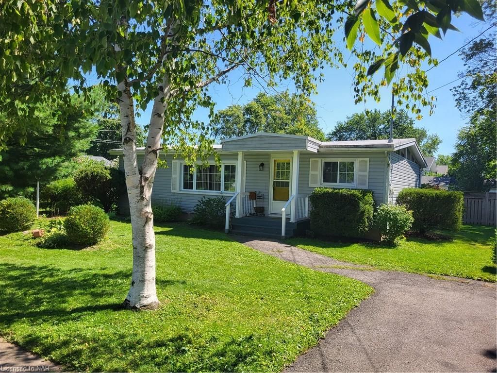 Single Family Residence sold at 329 Helen Street, Crystal Beach, ON, L0S 1B0 - Crystal Beach / Ridgeway - MLS: 40476068