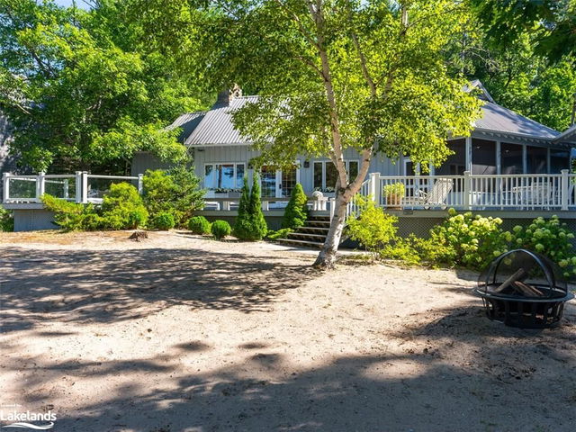 26 Nottawaga Drive