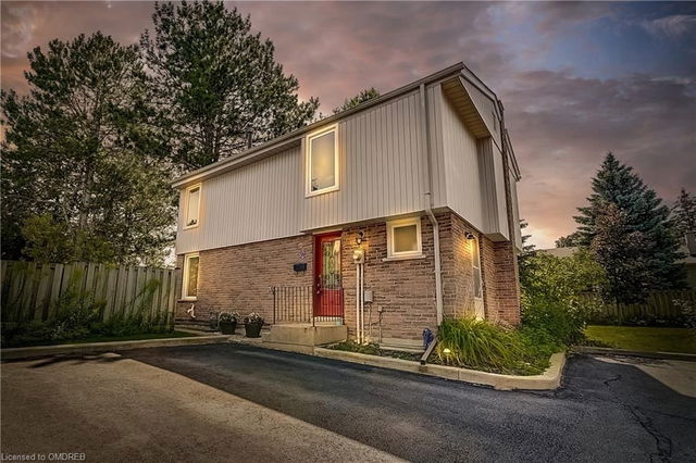 32 - 59 Kenninghall Boulevard