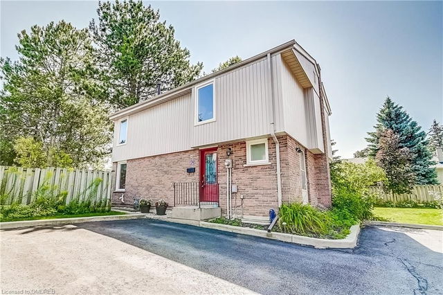 32 - 59 Kenninghall Boulevard