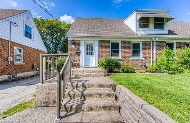 110 Lorne Crescent
