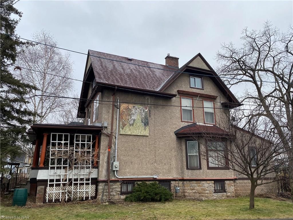 Single Family Residence leased at 4660 Eastwood Crescent, Niagara Falls, Downtown, L2E 1B3 - MLS: 40478022