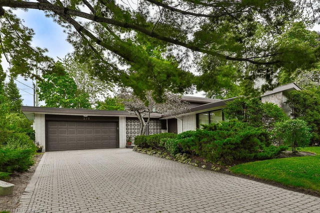 370 Dickson Park Crescent