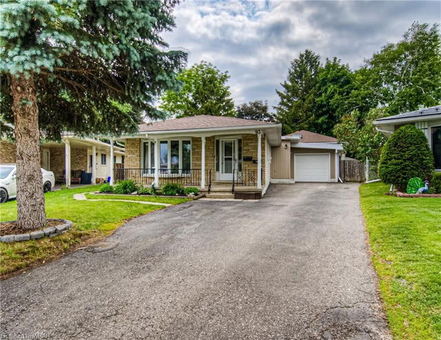 93 Roberts Crescent