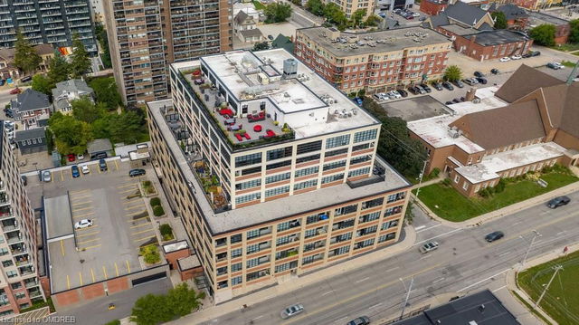 220 - 112 Benton Street