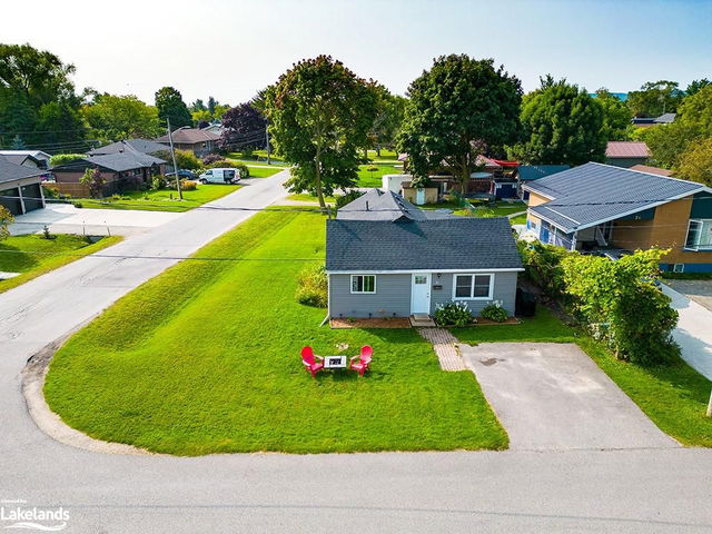 76 Manning Avenue