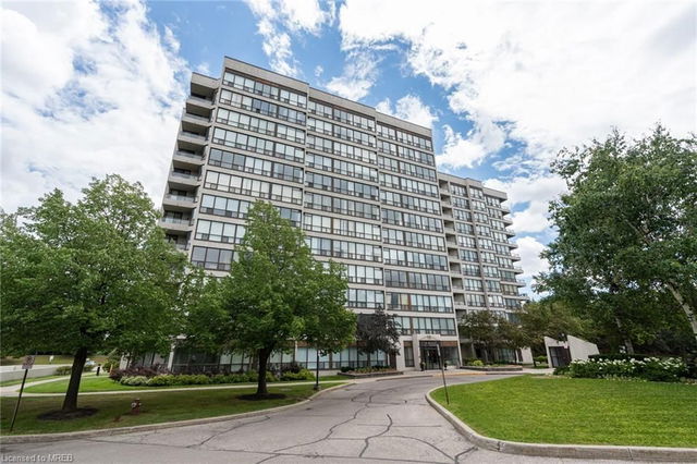 802 - 10 Laurelcrest Street