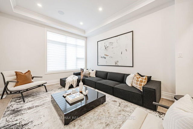 3313 Sunningdale Gardens