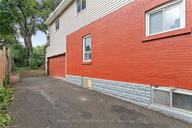 5 Lowes Avenue