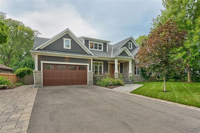 246 Oakwood Crescent