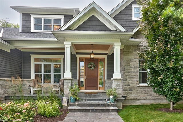 246 Oakwood Crescent