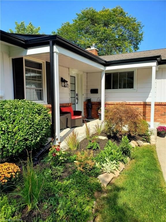 107 Lockhart Drive