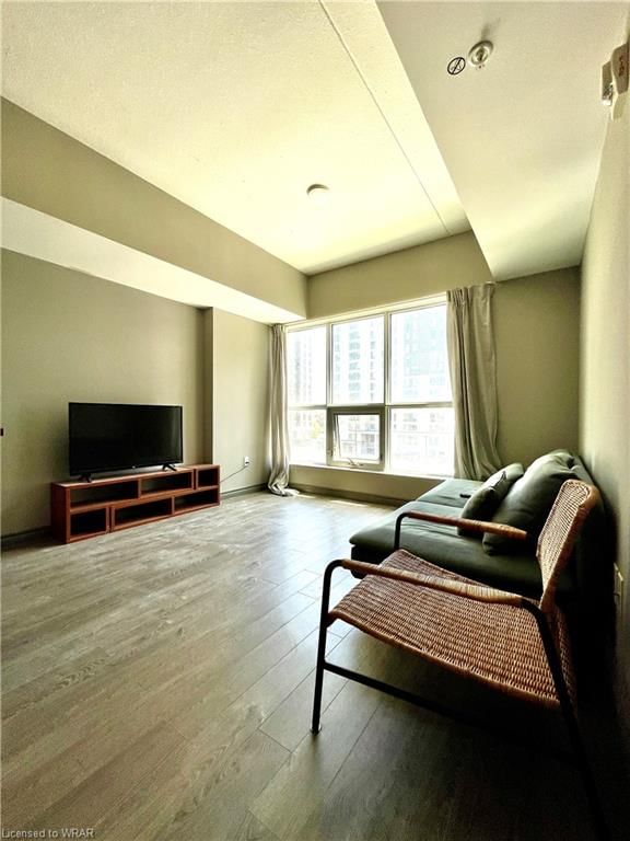 605 - 321 Spruce Street