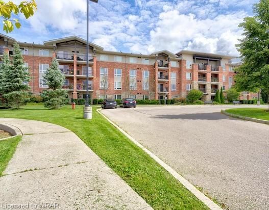 402 - 60 Lynnmore Street