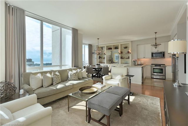 4006 - 16 Yonge Street