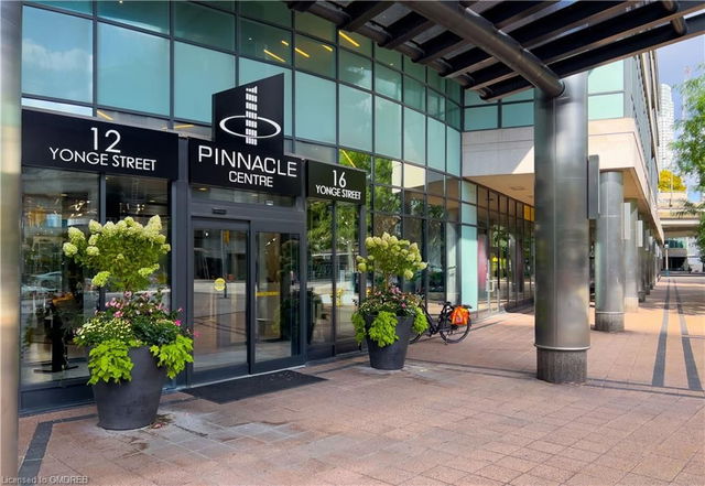 4006 - 16 Yonge Street