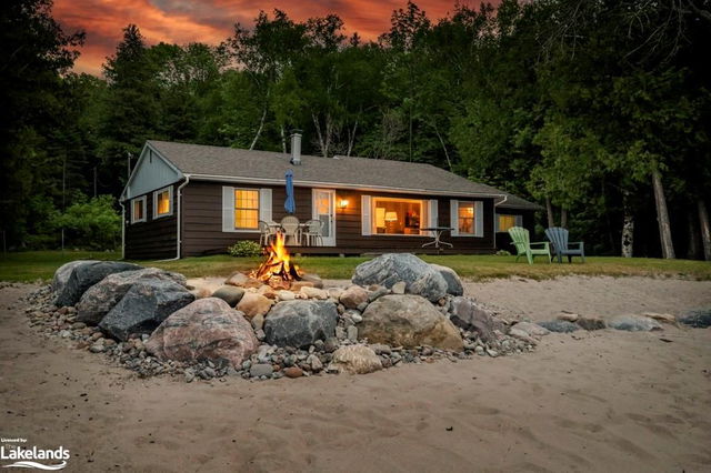 37 Manitou Crescent
