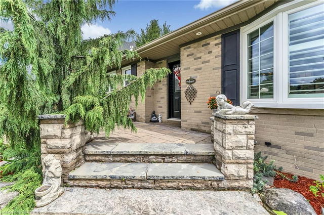 102 Meadowbrook Drive